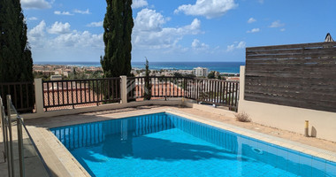 Stunning Four bedroom detached Villa with private swimming pool and unobstructed sea views located in Chloraka, Paphos