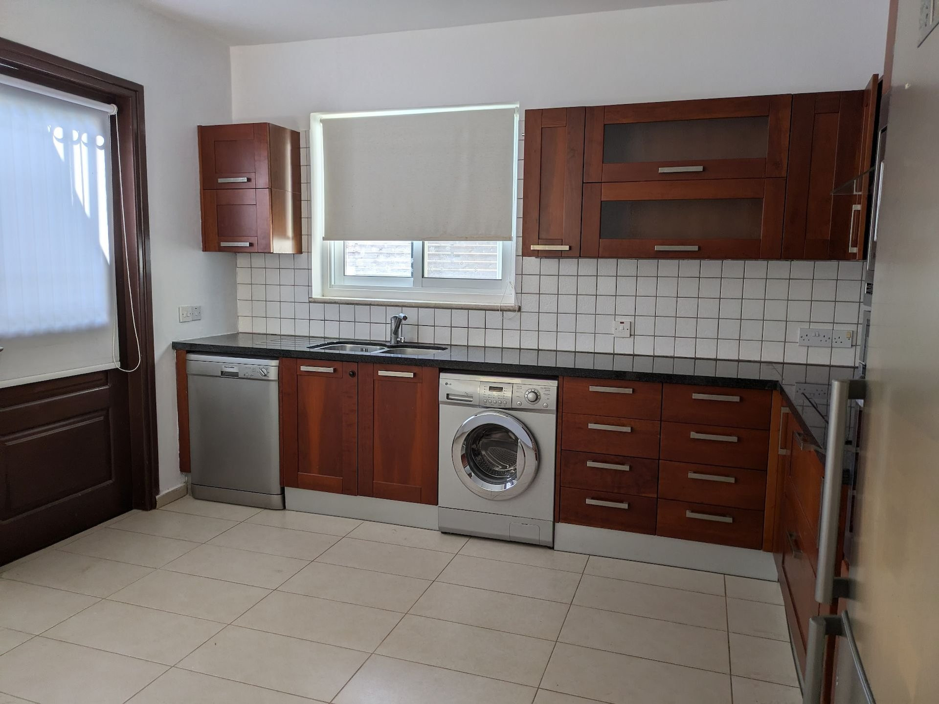 Mieszkanie 4 pokoi 215 m² Chloraka, Cypr