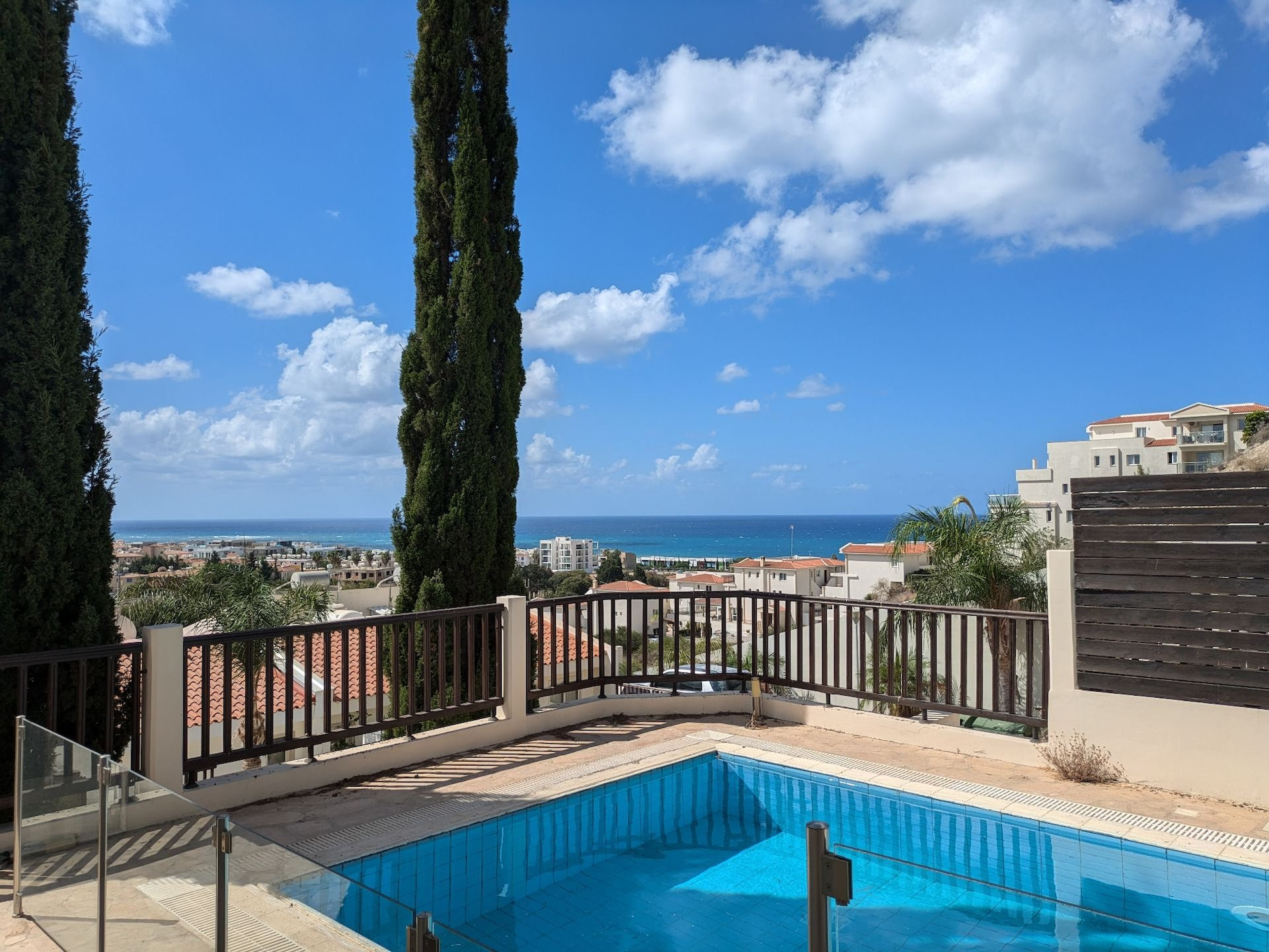 Mieszkanie 4 pokoi 215 m² Chloraka, Cypr