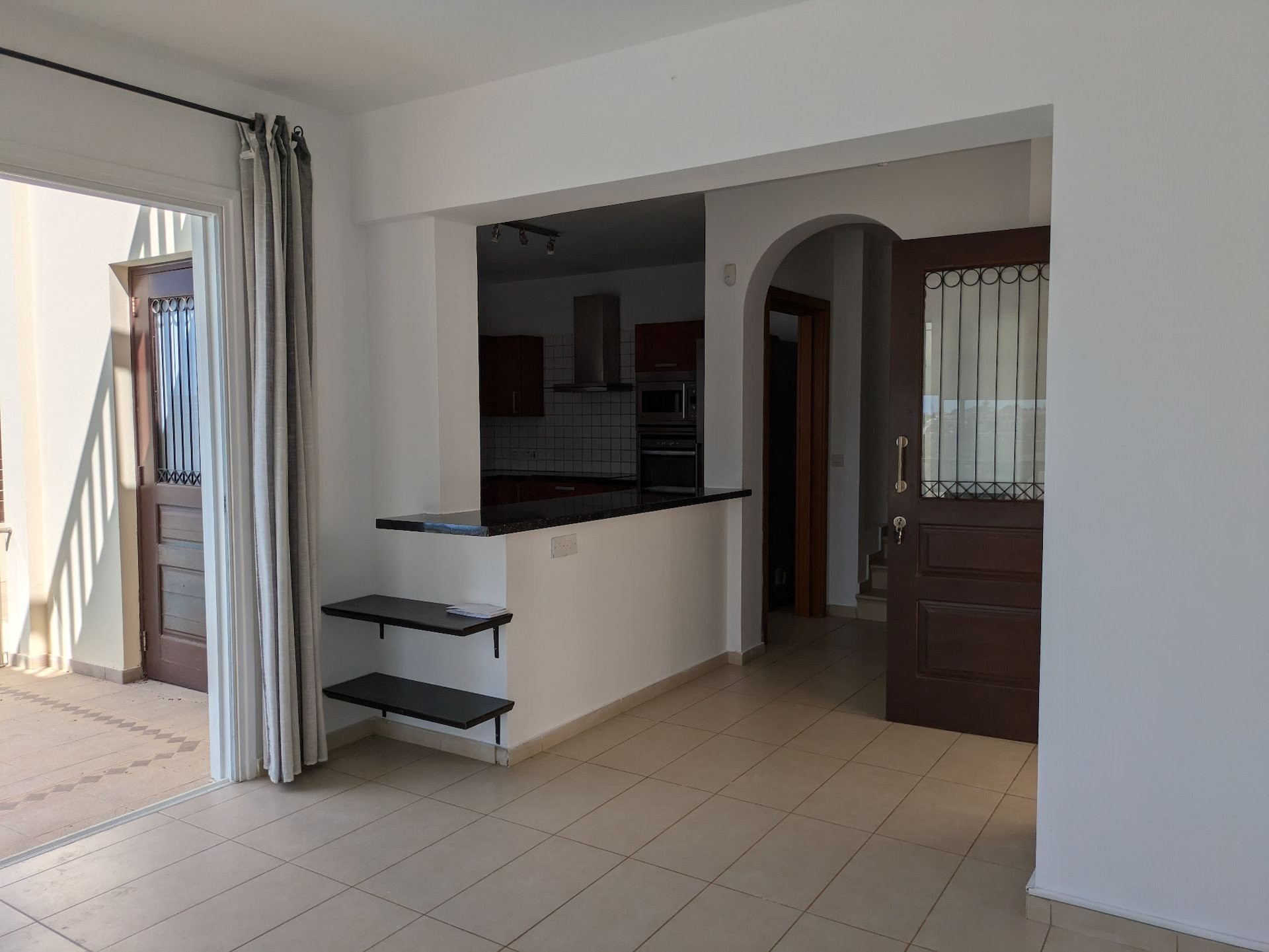 Mieszkanie 4 pokoi 215 m² Chloraka, Cypr