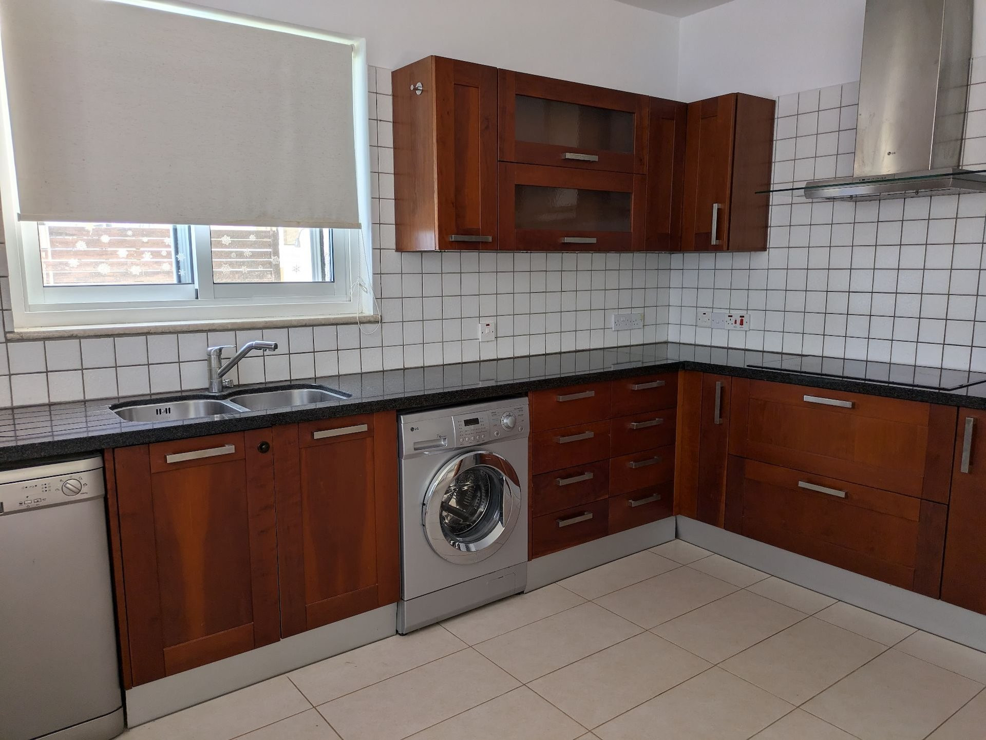 Mieszkanie 4 pokoi 215 m² Chloraka, Cypr