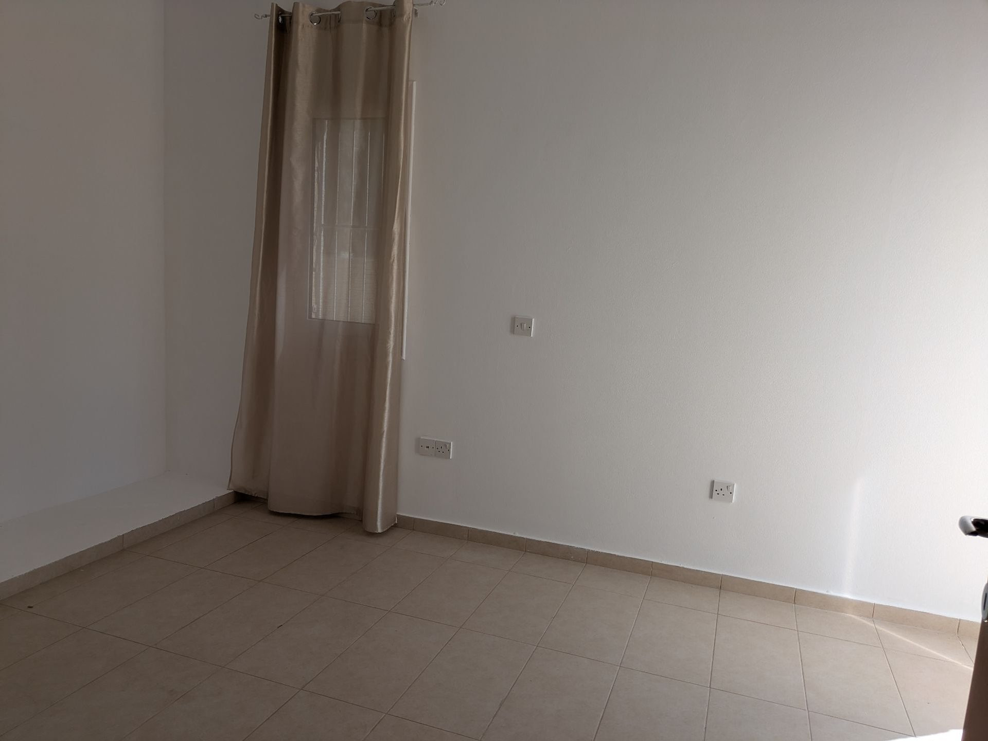 Mieszkanie 4 pokoi 215 m² Chloraka, Cypr