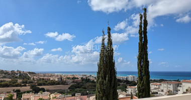 Stunning Four bedroom detached Villa with private swimming pool and unobstructed sea views located in Chloraka, Paphos