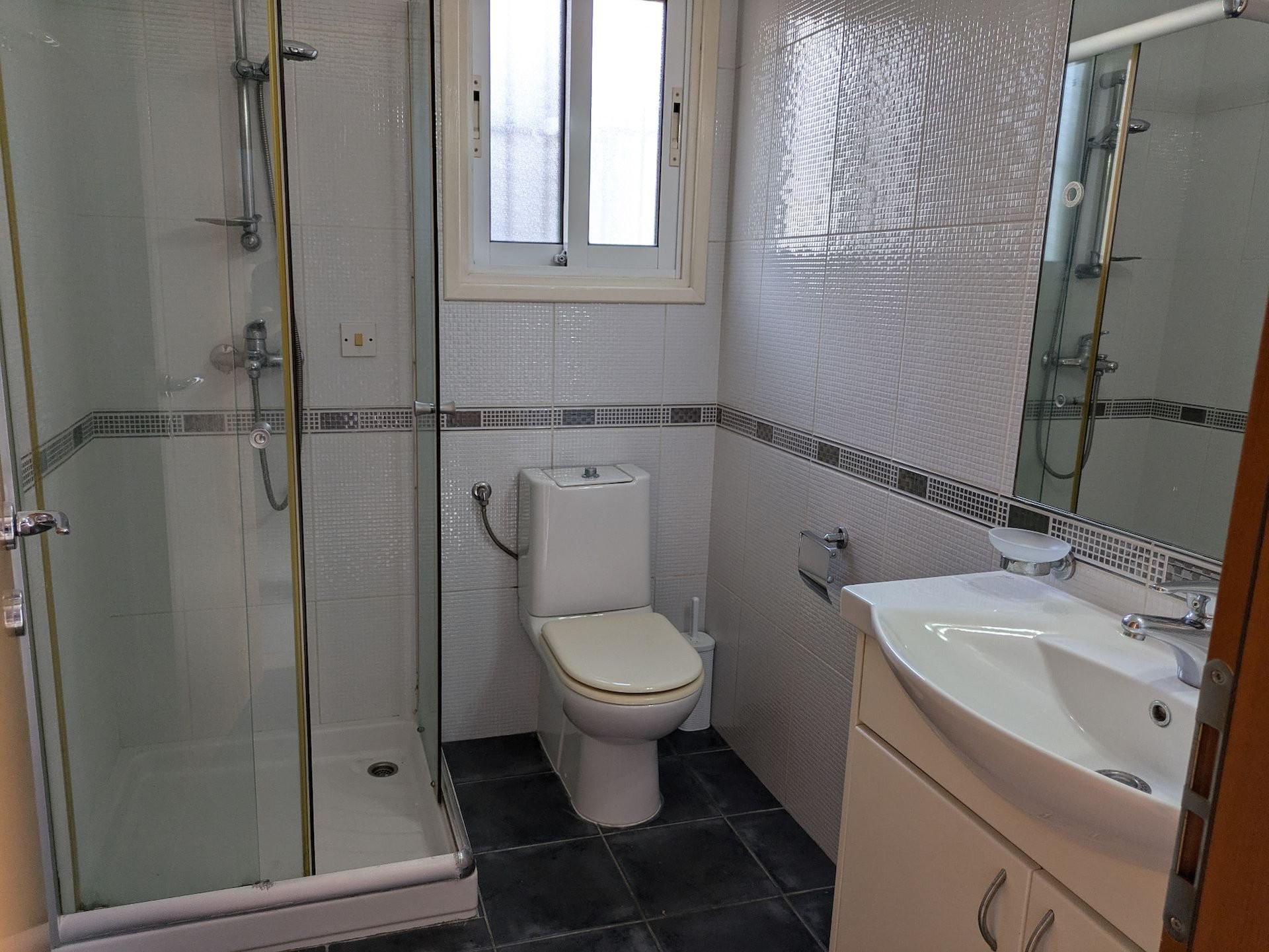 Mieszkanie 4 pokoi 215 m² Chloraka, Cypr