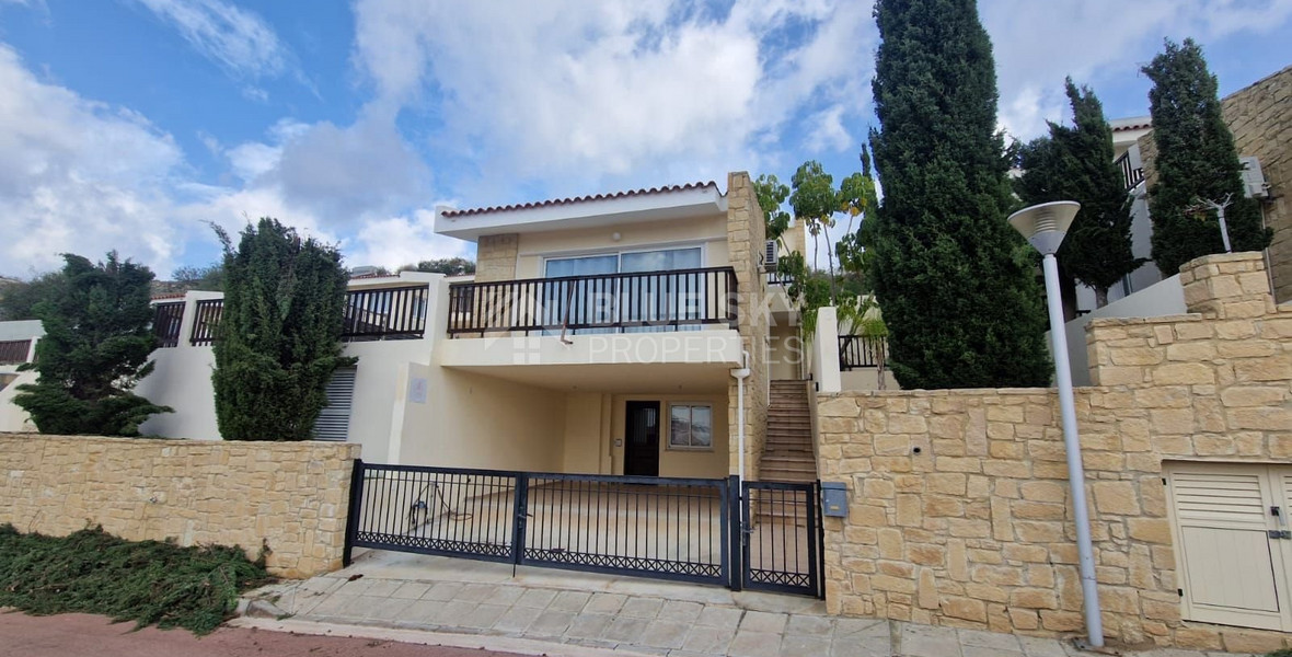 Stunning Four bedroom detached Villa with private swimming pool and unobstructed sea views located in Chloraka, Paphos