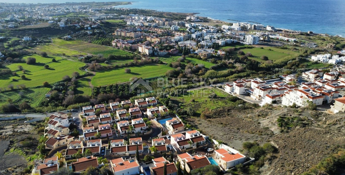 Stunning Four bedroom detached Villa with private swimming pool and unobstructed sea views located in Chloraka, Paphos