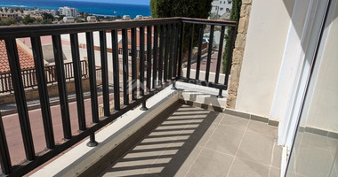 Stunning Four Bedroom Detached Villa with unobstructed sea views - Paphos