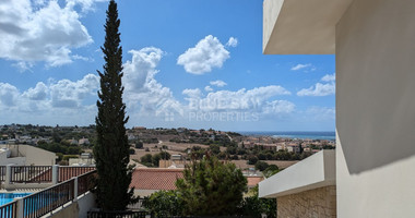 Stunning Four Bedroom Detached Villa with unobstructed sea views - Paphos