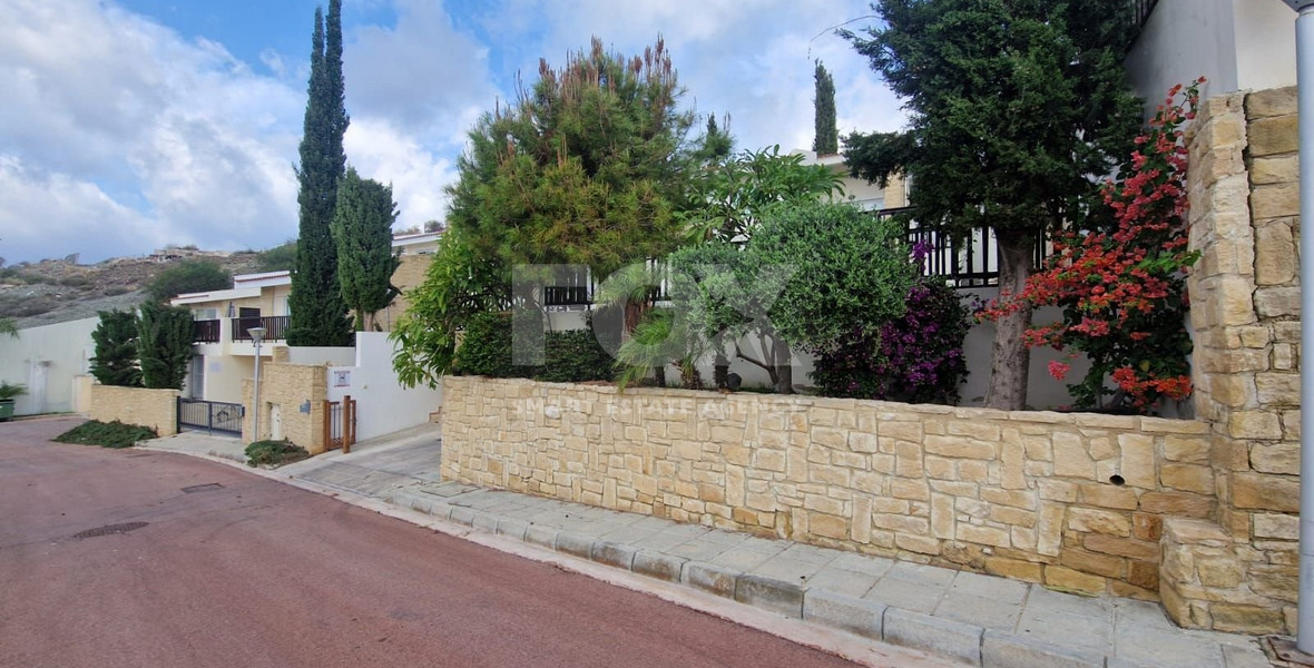 Stunning Four Bedroom Detached Villa with unobstructed sea views - Paphos