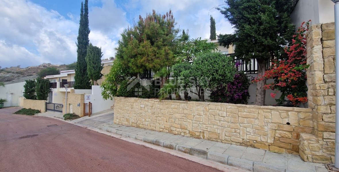 Stunning Four Bedroom Detached Villa with unobstructed sea views - Paphos