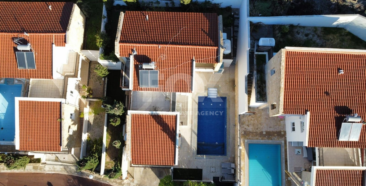 Stunning Four Bedroom Detached Villa with unobstructed sea views - Paphos