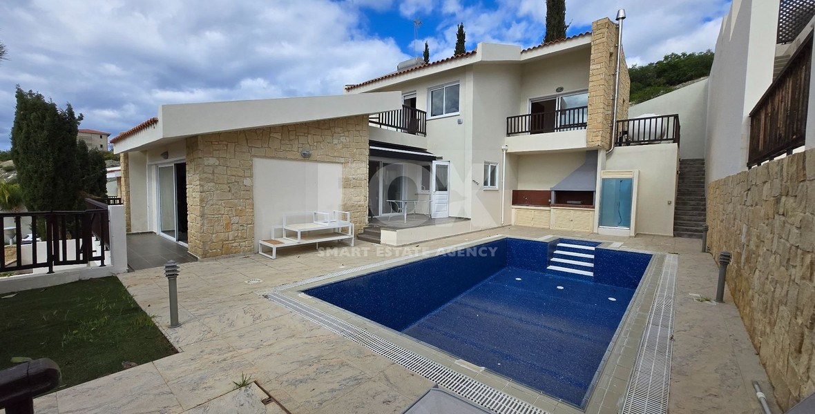 Stunning Four Bedroom Detached Villa with unobstructed sea views - Paphos