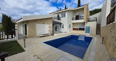 Stunning Four Bedroom Detached Villa with unobstructed sea views - Paphos