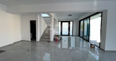 Modern Detached House with overflow swimming Pool in Agios Athanasios