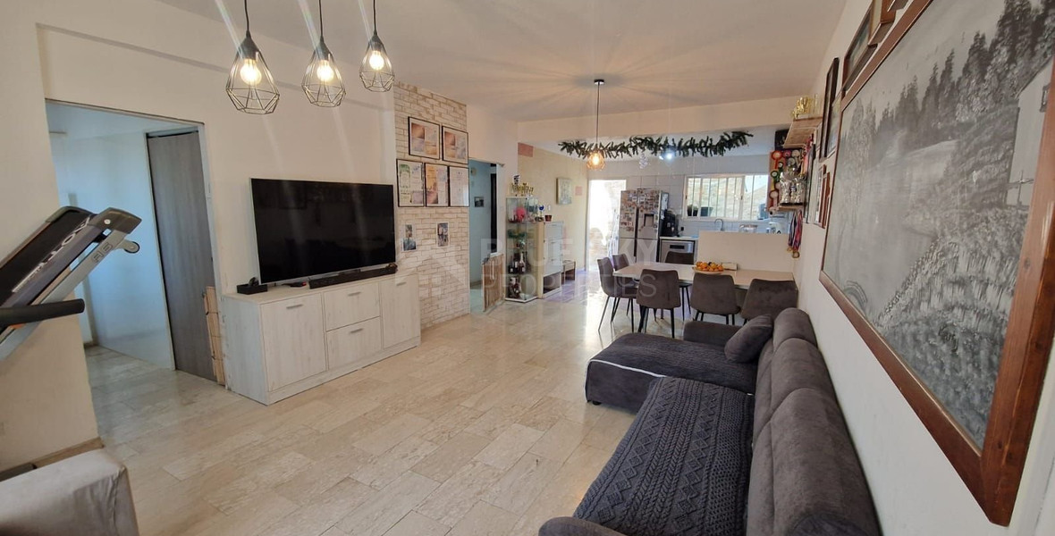Three-Bedroom Townhouse for sale in Mesa Geitonia