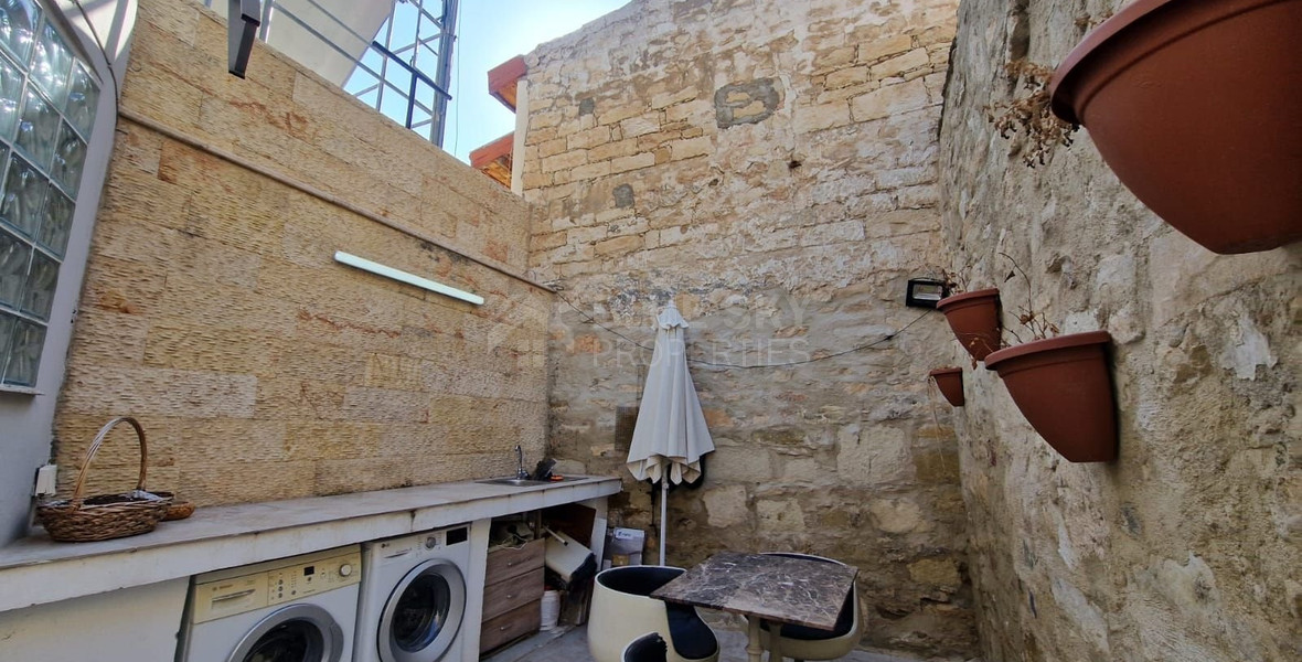 Three-Bedroom Townhouse for sale in Mesa Geitonia