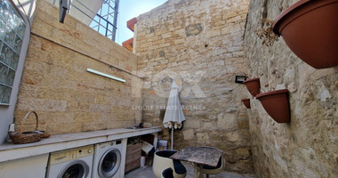Three-Bedroom Townhouse for sale in Mesa Geitonia