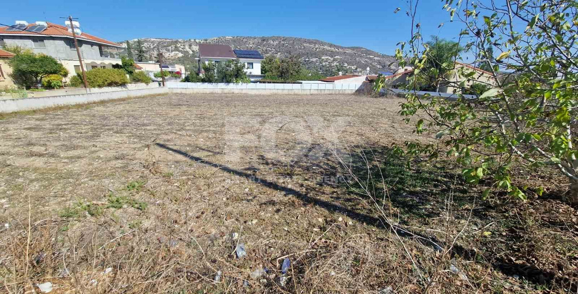 Detached House with Large Plot for sale in Asgata