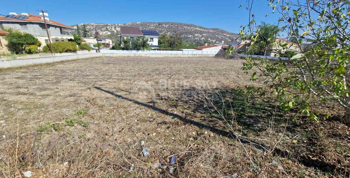 Detached House with Large Plot for sale in Asgata