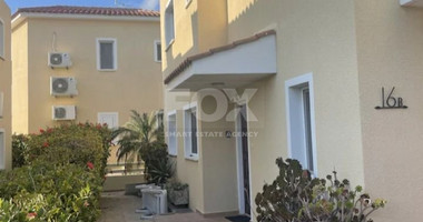 Stylish Semi-Detached House in Kato Pafos