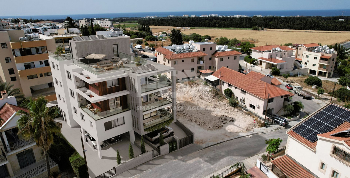 Modern  Apartment  in Geroskipou