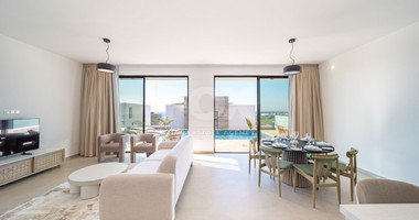 Three bedroom exceptional Villa with Pool in Chlorakas -Ready to move in