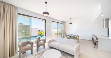 Three bedroom exceptional Villa with Pool in Chlorakas -Ready to move in