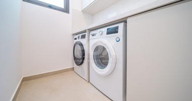 Three bedroom exceptional Villa with Pool in Chlorakas -Ready to move in