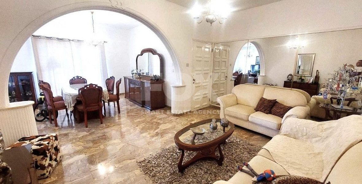 Spacious three bedroom apartment to let in Germasogeia