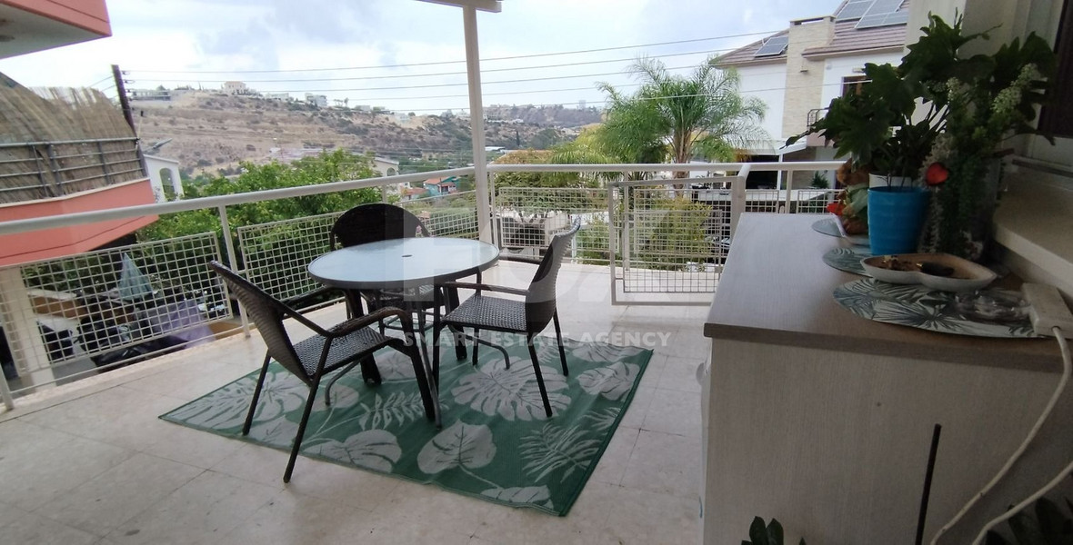 Spacious three bedroom apartment to let in Germasogeia