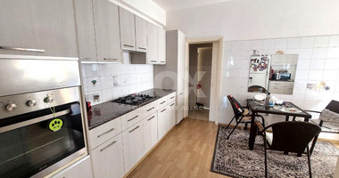 Spacious three bedroom apartment to let in Germasogeia