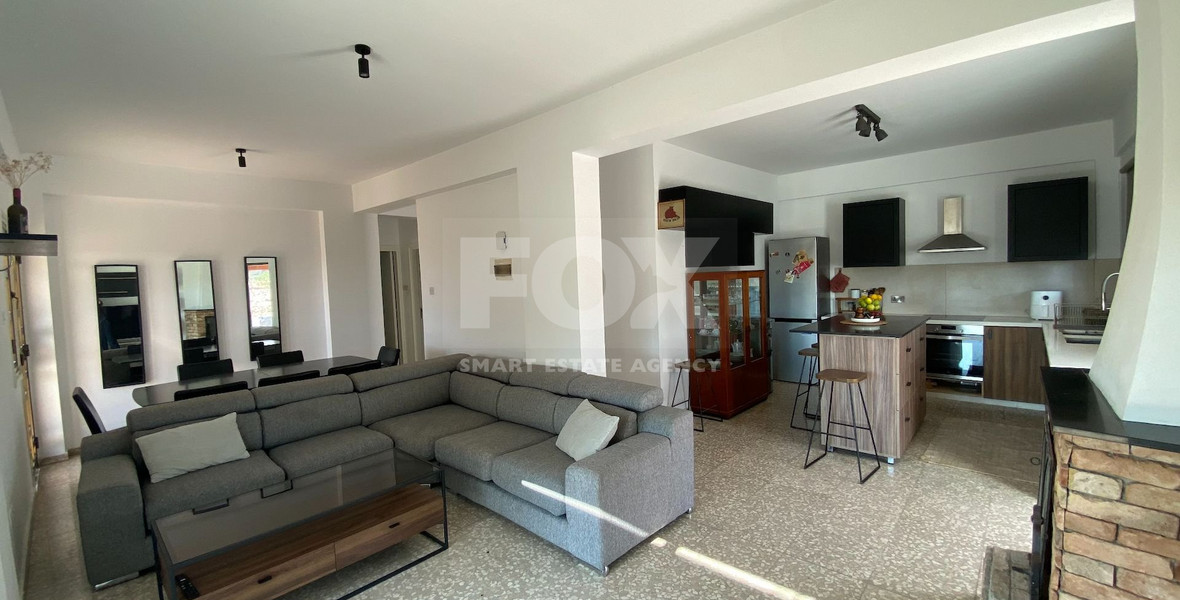 Charming three Bedroom Furnished House in Universal