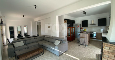 Charming three Bedroom Furnished House in Universal