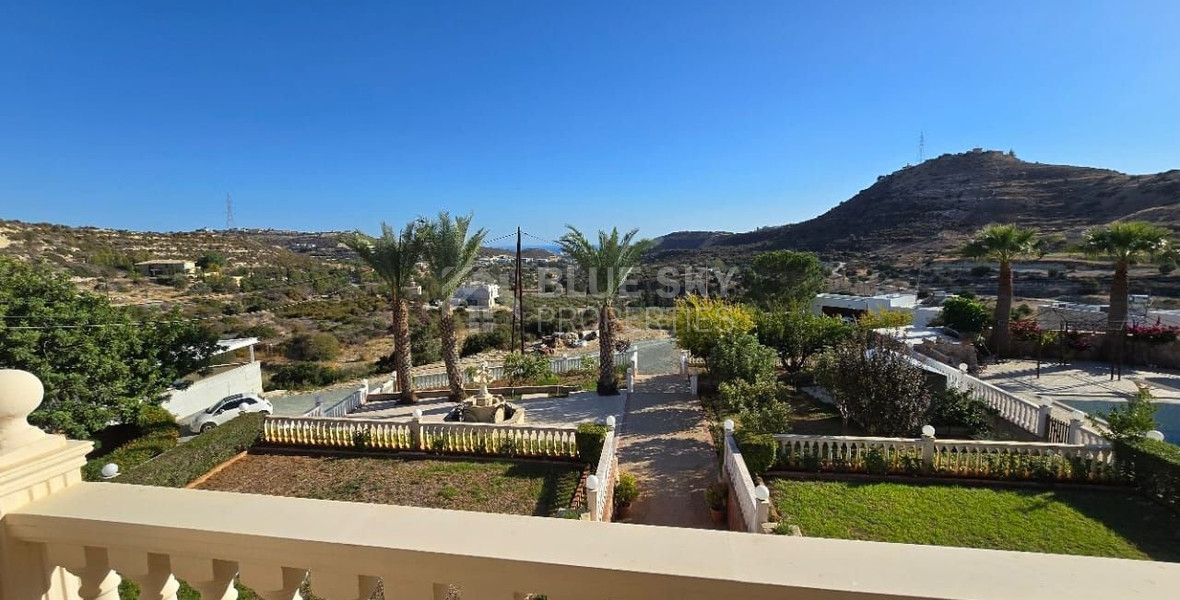 Spacious 5 Bedroom Villa with Private Pool in Fasoula, Limassol