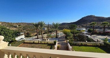 Spacious 5 Bedroom Villa with Private Pool in Fasoula, Limassol