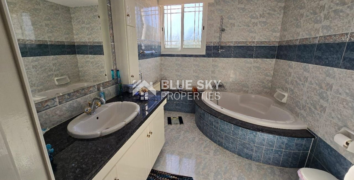 Spacious 5 Bedroom Villa with Private Pool in Fasoula, Limassol