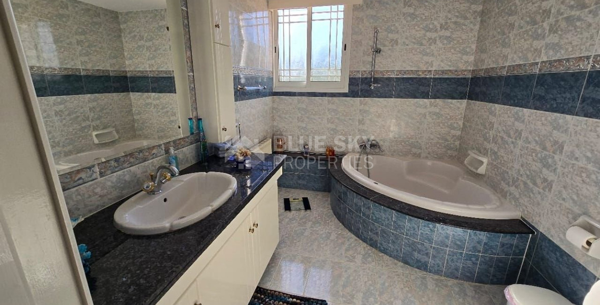 Spacious 5 Bedroom Villa with Private Pool in Fasoula, Limassol