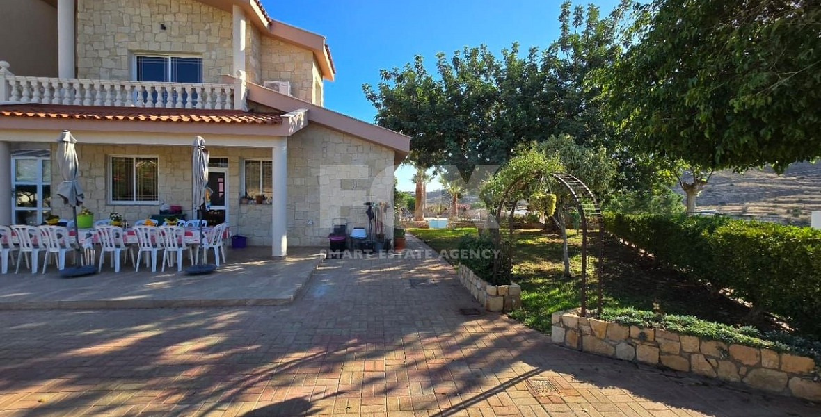 Spacious 5 Bedroom Villa with Private Pool in Fasoula, Limassol