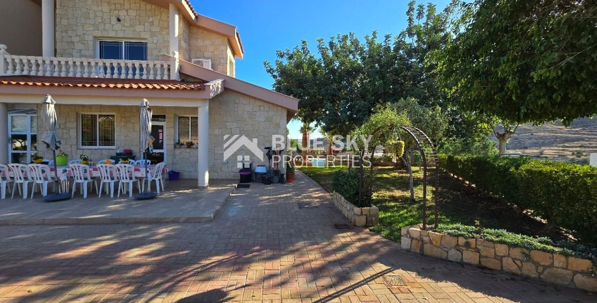 Spacious 5 Bedroom Villa with Private Pool in Fasoula, Limassol