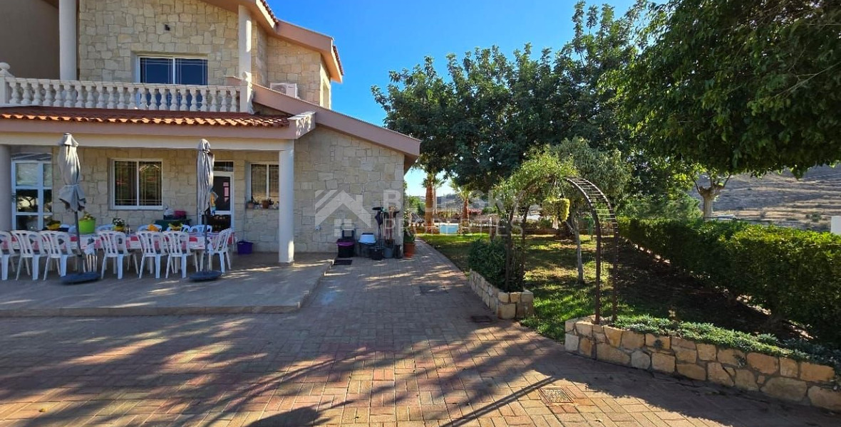Spacious 5 Bedroom Villa with Private Pool in Fasoula, Limassol