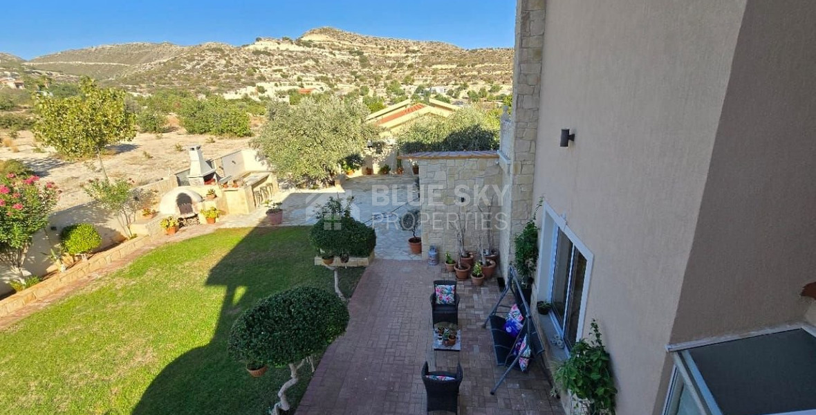 Spacious 5 Bedroom Villa with Private Pool in Fasoula, Limassol