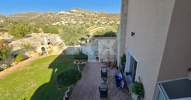 Spacious 5 Bedroom Villa with Private Pool in Fasoula, Limassol