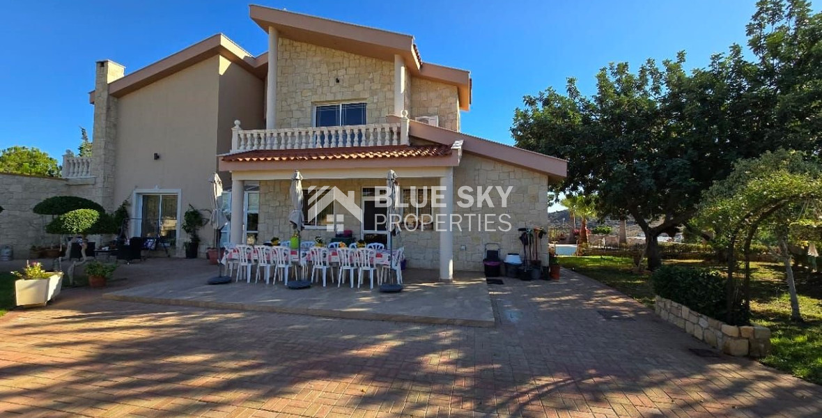 Spacious 5 Bedroom Villa with Private Pool in Fasoula, Limassol