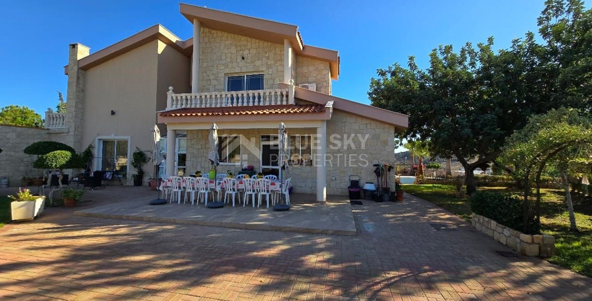 Spacious 5 Bedroom Villa with Private Pool in Fasoula, Limassol