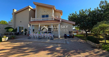 Spacious 5 Bedroom Villa with Private Pool in Fasoula, Limassol