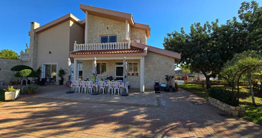 Spacious 5 Bedroom Villa with Private Pool in Fasoula, Limassol