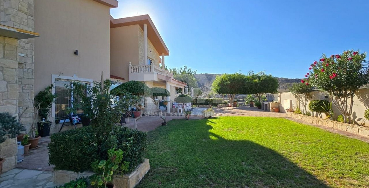 Spacious 5 Bedroom Villa with Private Pool in Fasoula, Limassol