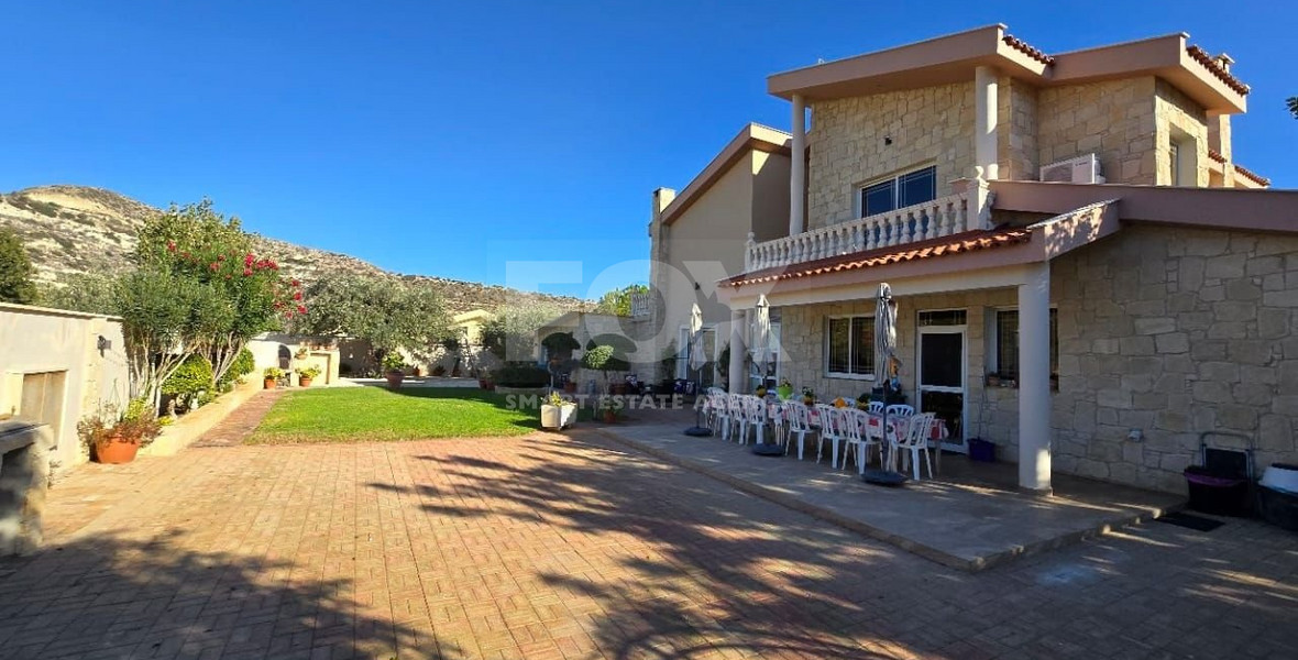 Spacious 5 Bedroom Villa with Private Pool in Fasoula, Limassol