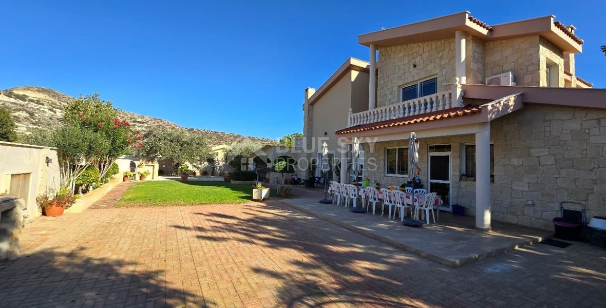 Spacious 5 Bedroom Villa with Private Pool in Fasoula, Limassol