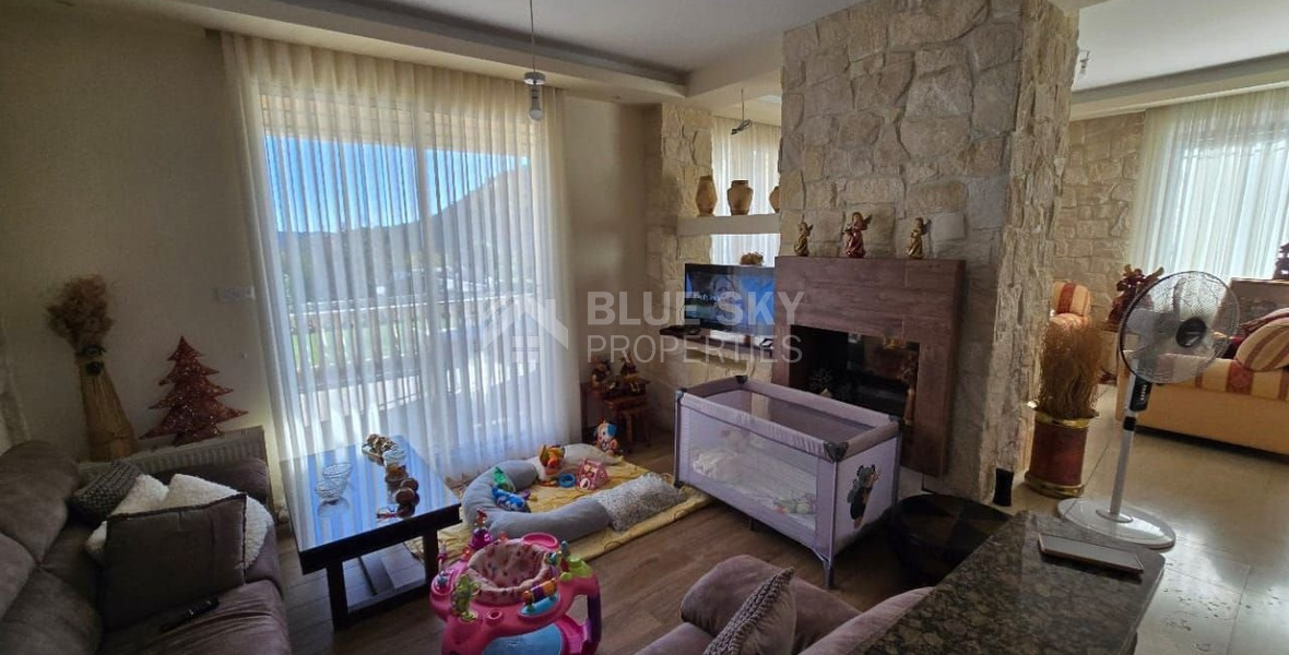Spacious 5 Bedroom Villa with Private Pool in Fasoula, Limassol